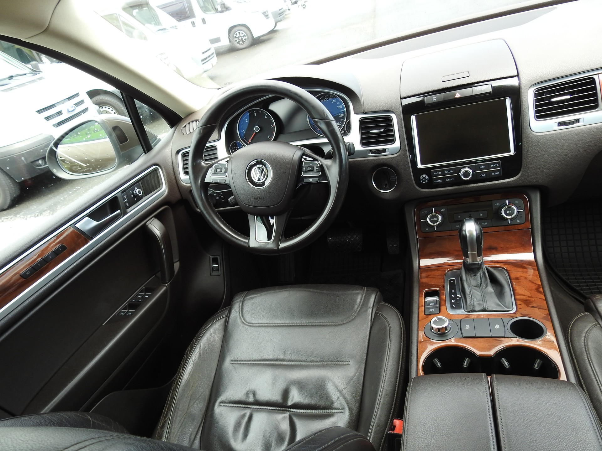 VW Touareg 3.0 TDI BlueMotion Technology Tiptronic-image-17