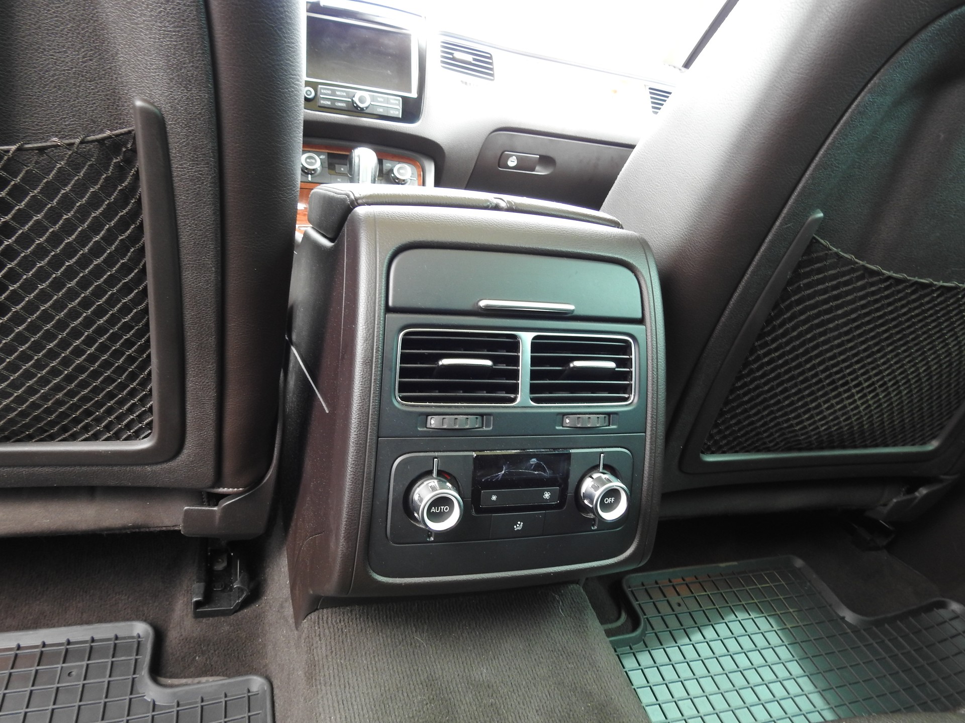 VW Touareg 3.0 TDI BlueMotion Technology Tiptronic-image-15