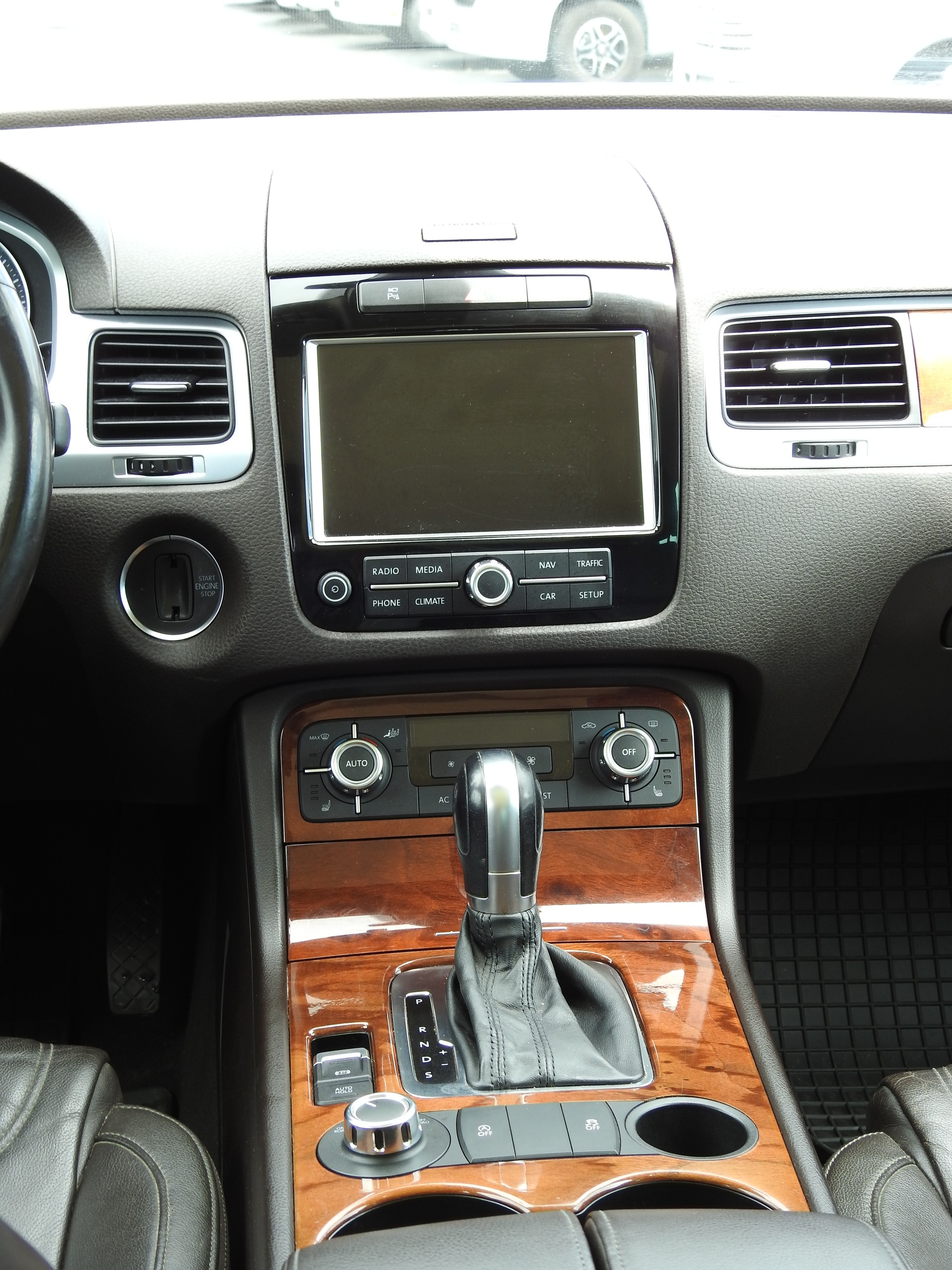 VW Touareg 3.0 TDI BlueMotion Technology Tiptronic-image-16