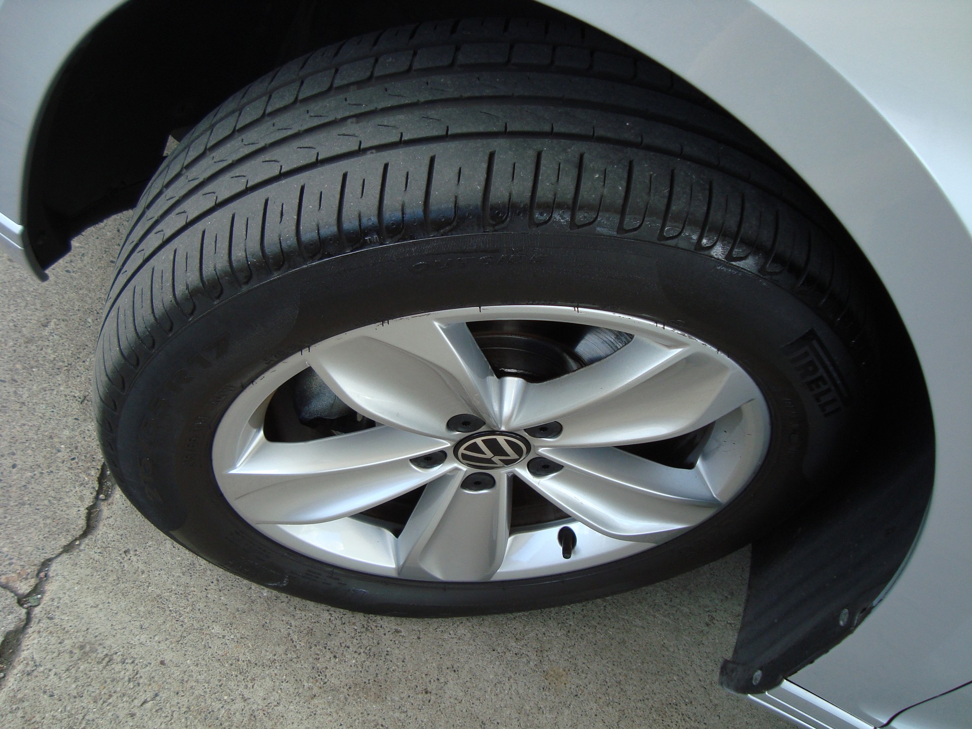 VW Passat 2.0 TDI BMT Business 4Motion DSG-image-12