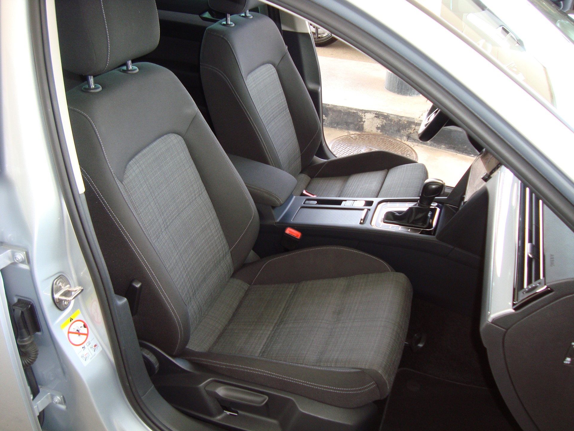 VW Passat 2.0 TDI BMT Business 4Motion DSG-image-9