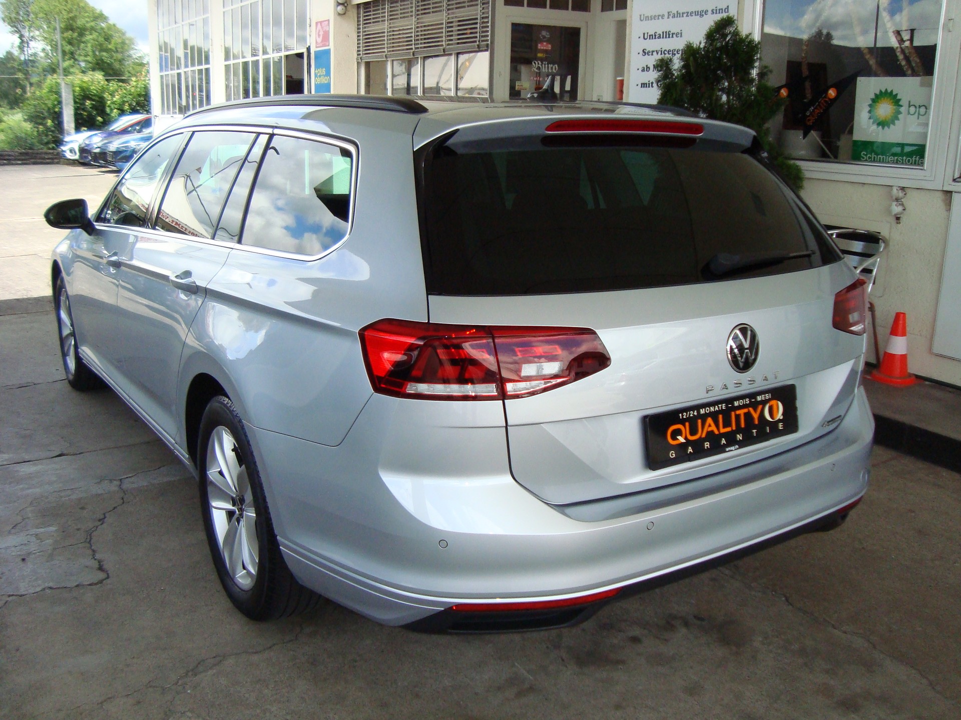 VW Passat 2.0 TDI BMT Business 4Motion DSG-image-3