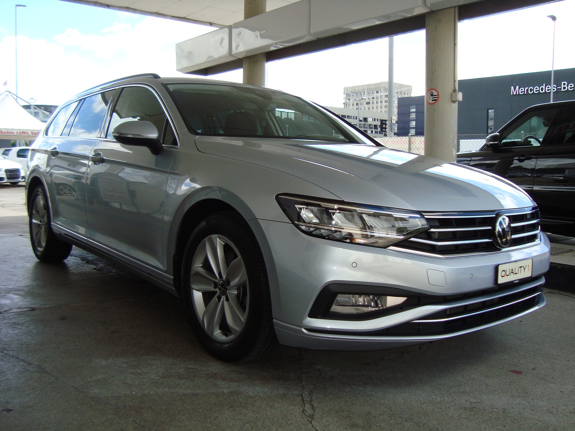 VW Passat 2.0 TDI BMT Business 4Motion DSG-image-2