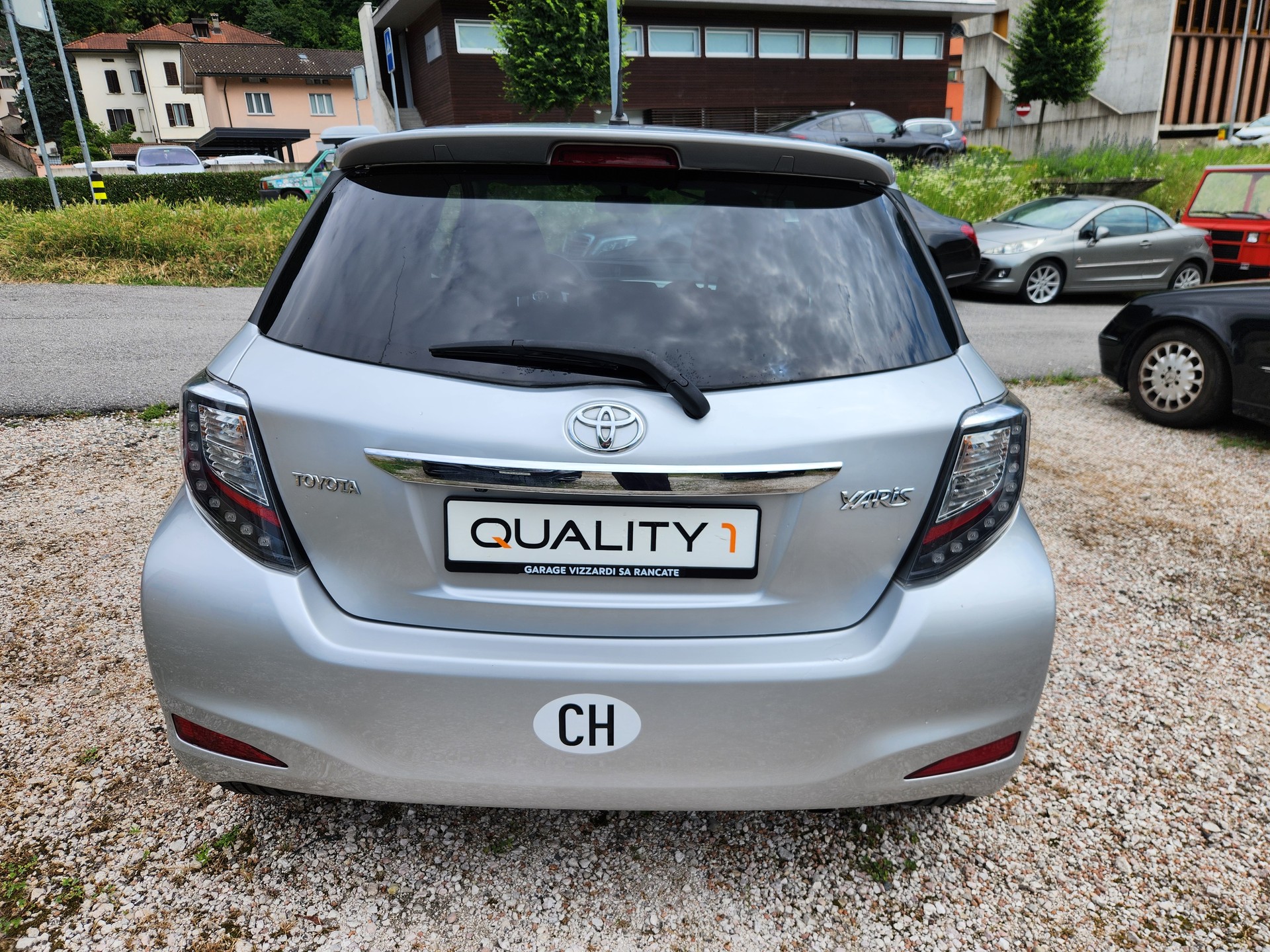 TOYOTA Yaris 1.33 Style-image-6