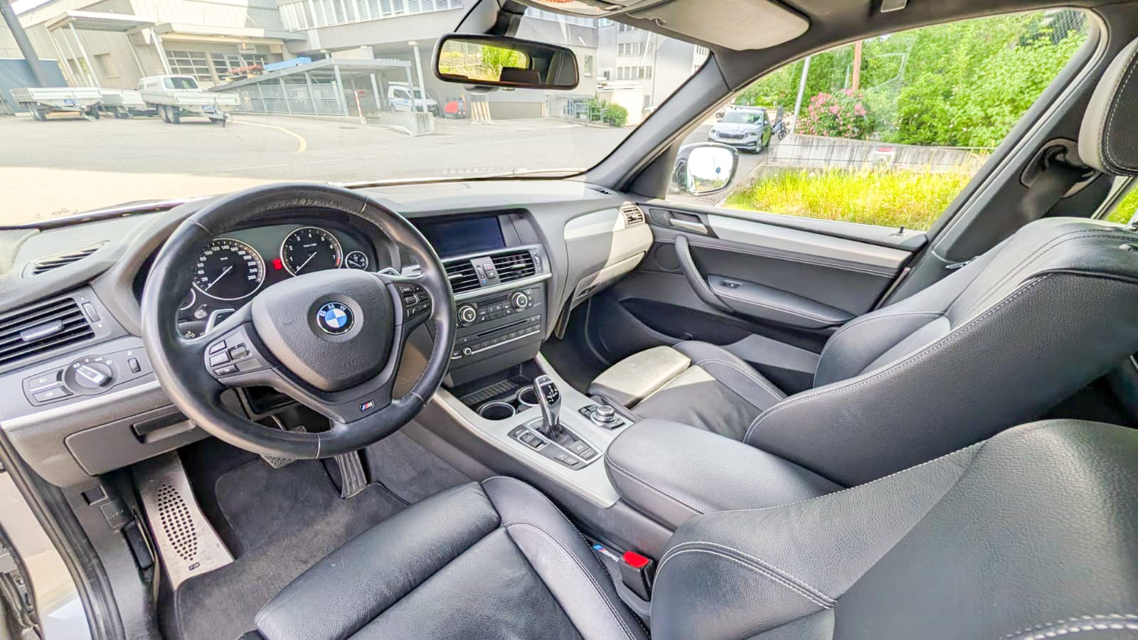 BMW 35i xDrive-image-3