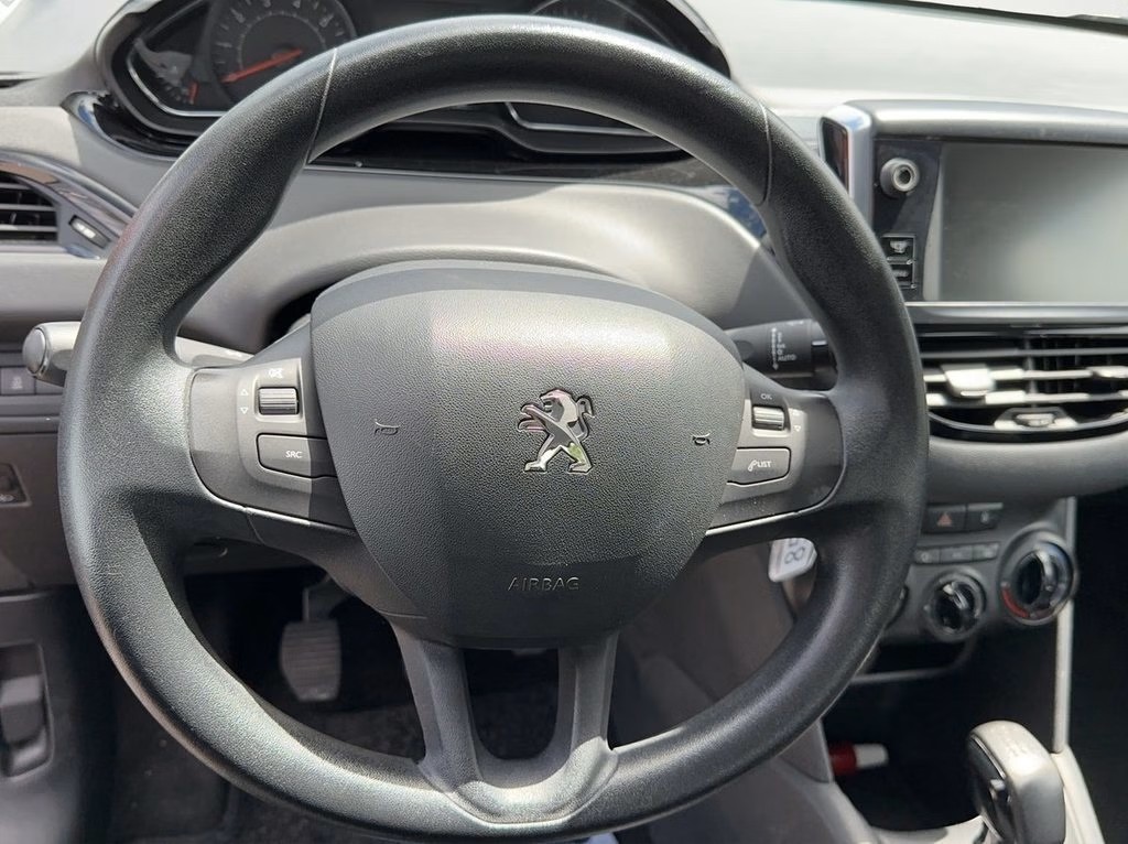 PEUGEOT 208 1.2 VTI Active-image-9