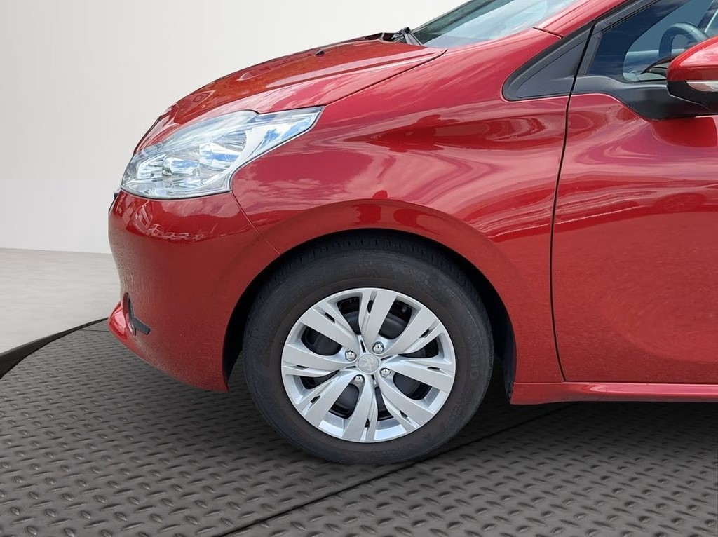 PEUGEOT 208 1.2 VTI Active-image-15