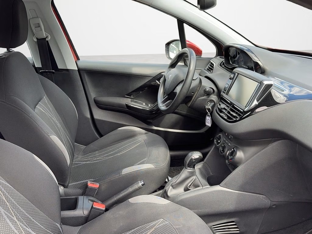 PEUGEOT 208 1.2 VTI Active-image-13
