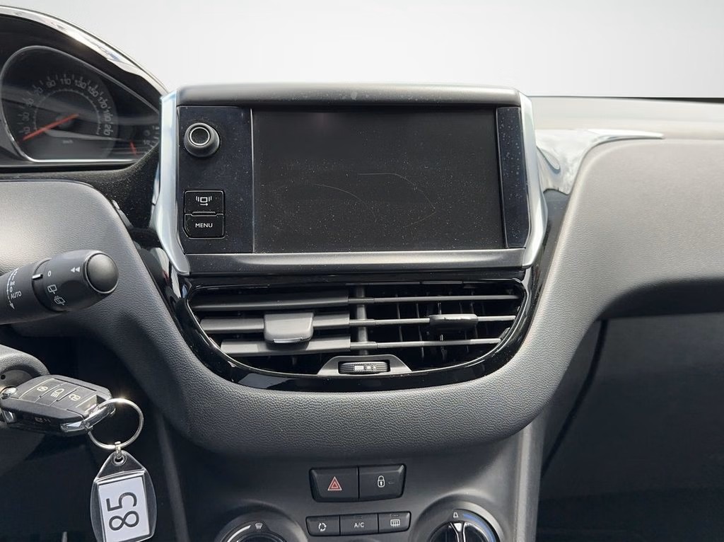 PEUGEOT 208 1.2 VTI Active-image-12
