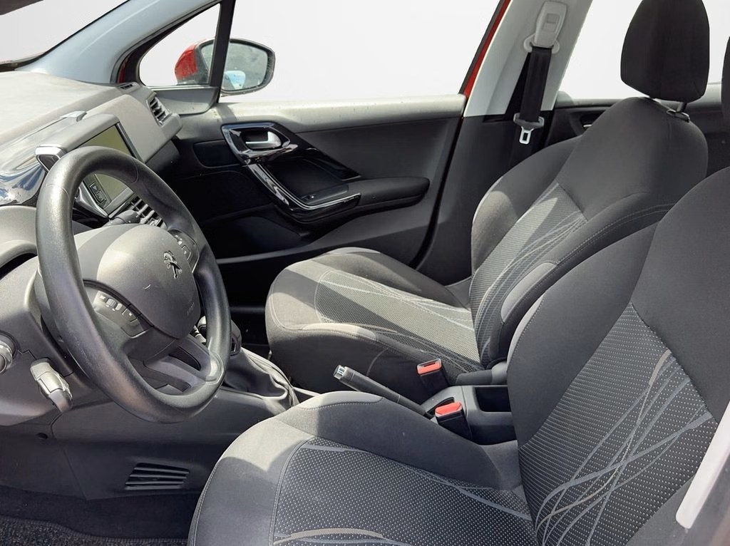 PEUGEOT 208 1.2 VTI Active-image-8