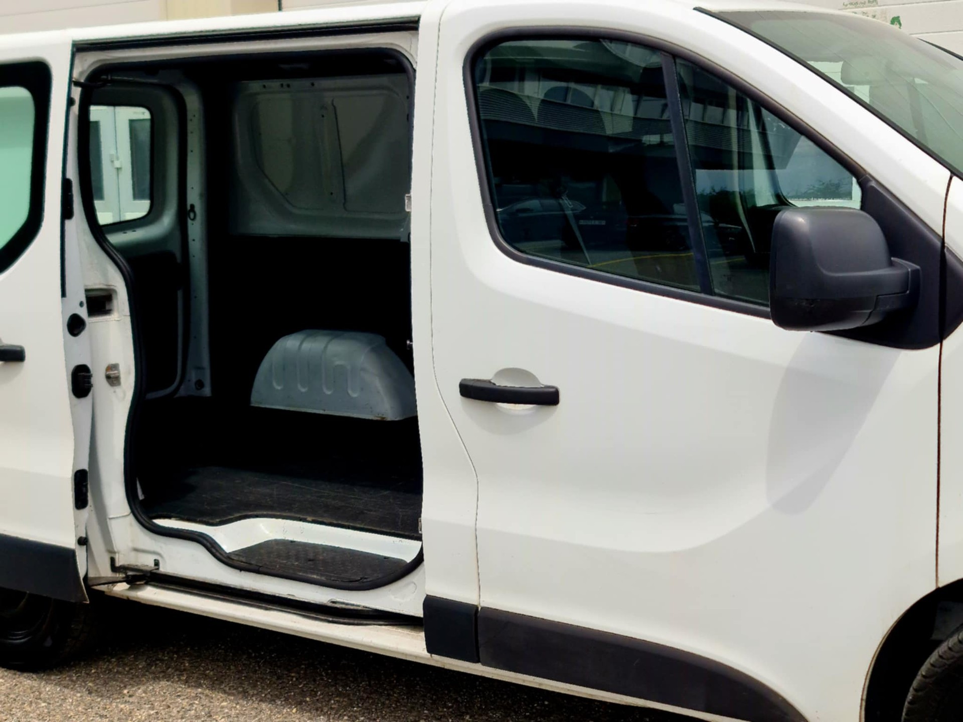 OPEL Vivaro 1.6 CDTI 2.7t L1H1-image-5