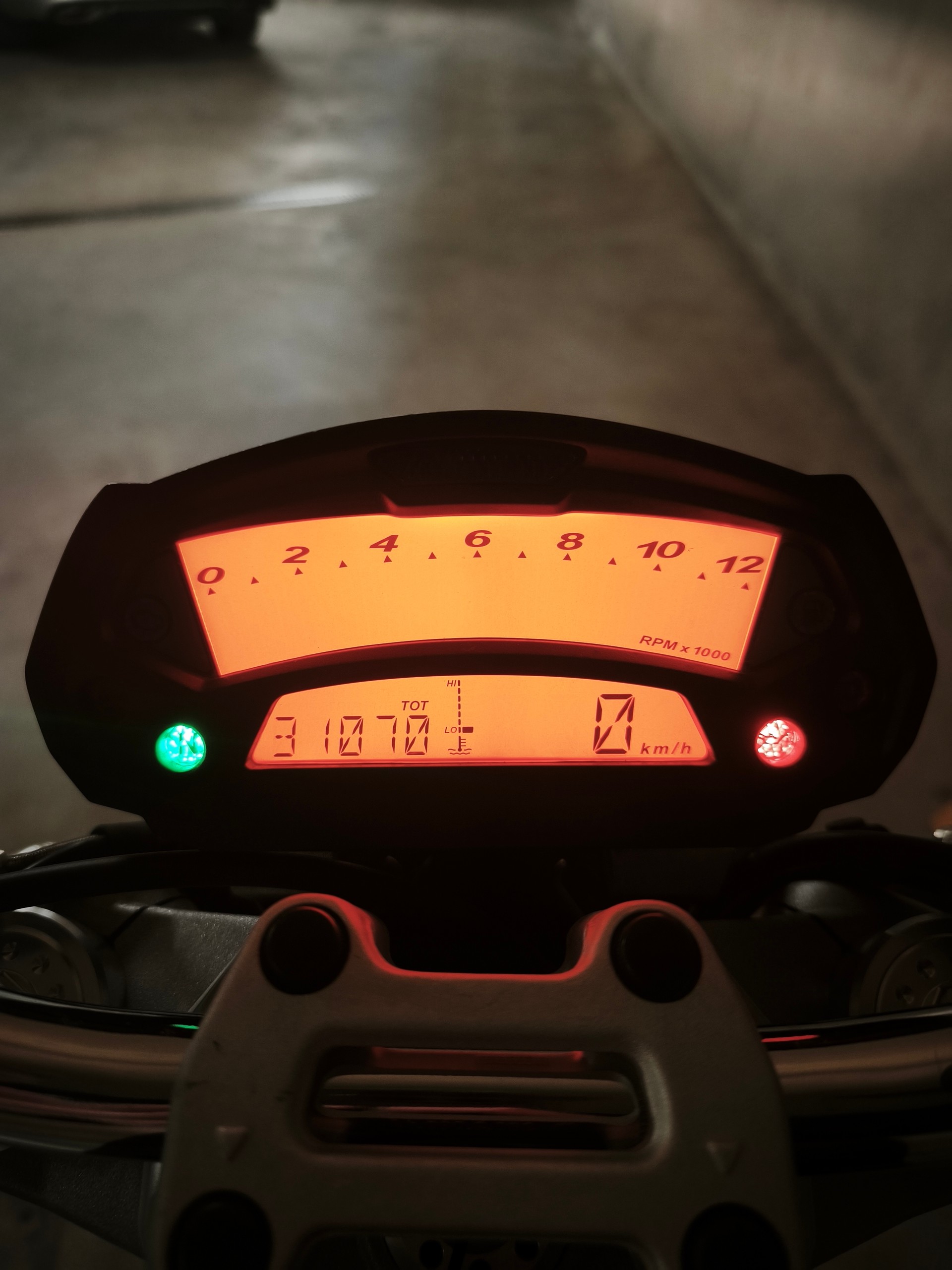 DUCATI Monster 696M-image-6
