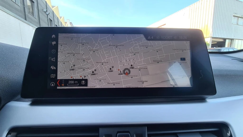 BMW X1 xDrive 25e Steptronic ** Teil-Leder ** Navi mit RF-kamera ** H.Up Display ** Sitzheizung **-image-10