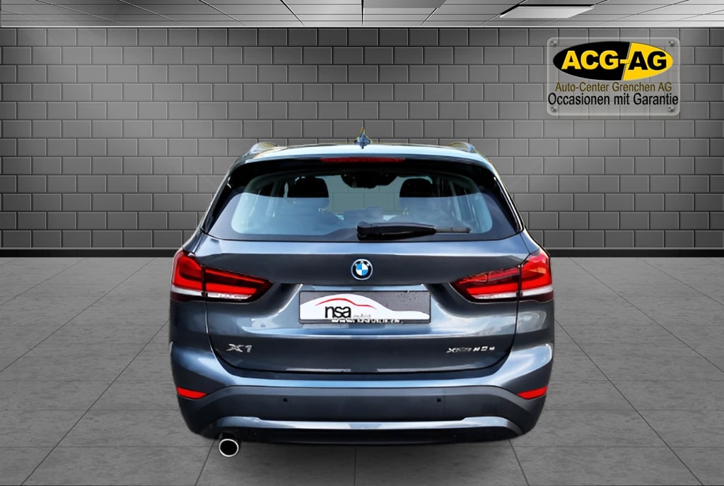 BMW X1 xDrive 25e Steptronic ** Teil-Leder ** Navi mit RF-kamera ** H.Up Display ** Sitzheizung **-image-4