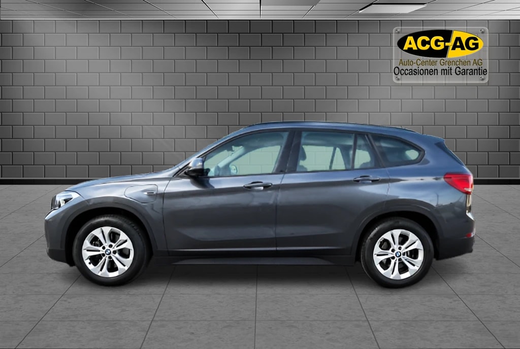 BMW X1 xDrive 25e Steptronic ** Teil-Leder ** Navi mit RF-kamera ** H.Up Display ** Sitzheizung **-image-3