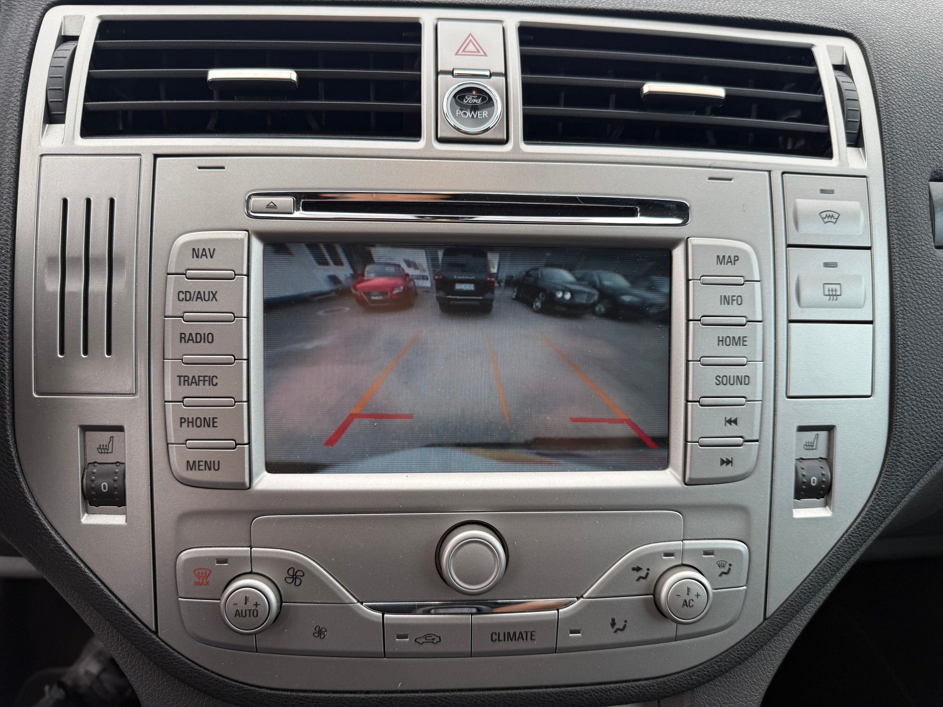 FORD Kuga 2.5 Turbo Titanium 4WD Automatic / Frisch ab MFK / Sportpaket / Navi / Rückfahrkamera / 8-fach Alu-image-9