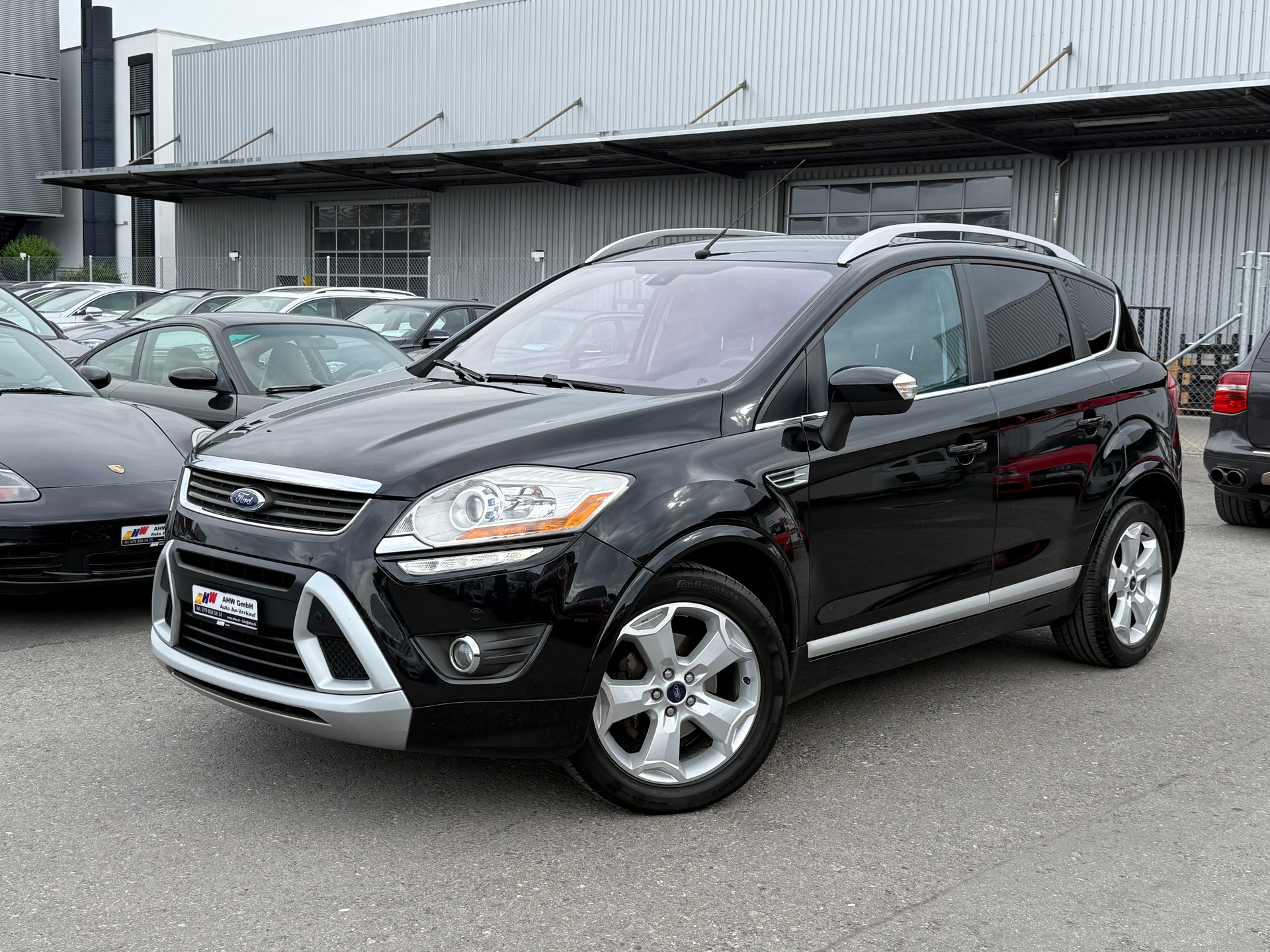 FORD Kuga 2.5 Turbo Titanium 4WD Automatic / Frisch ab MFK / Sportpaket / Navi / Rückfahrkamera / 8-fach Alu-image-0