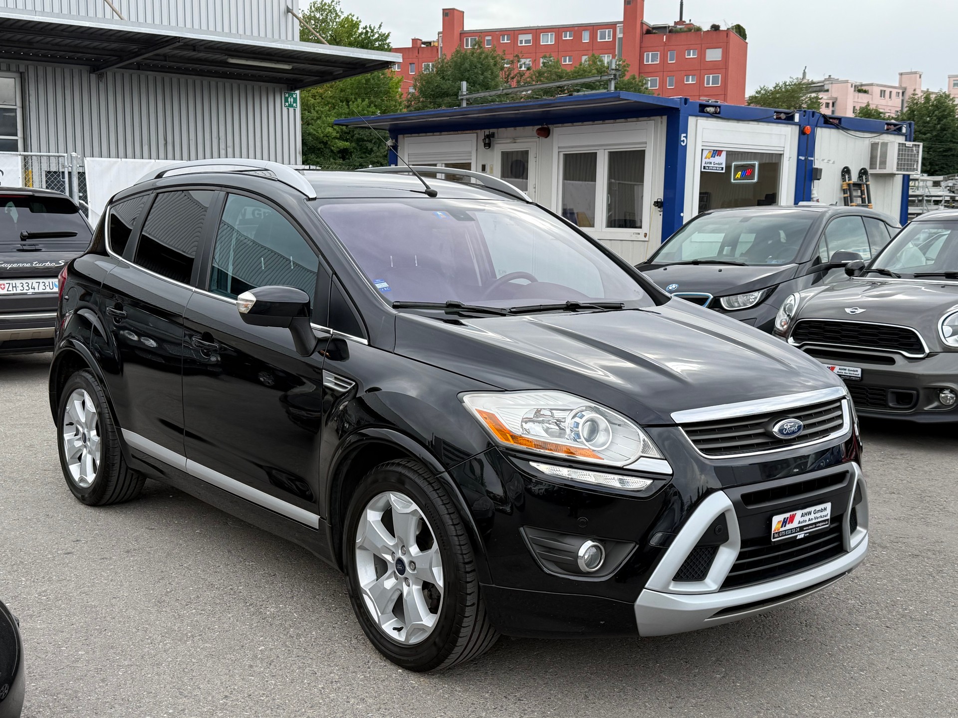 FORD Kuga 2.5 Turbo Titanium 4WD Automatic / Frisch ab MFK / Sportpaket / Navi / Rückfahrkamera / 8-fach Alu-image-2
