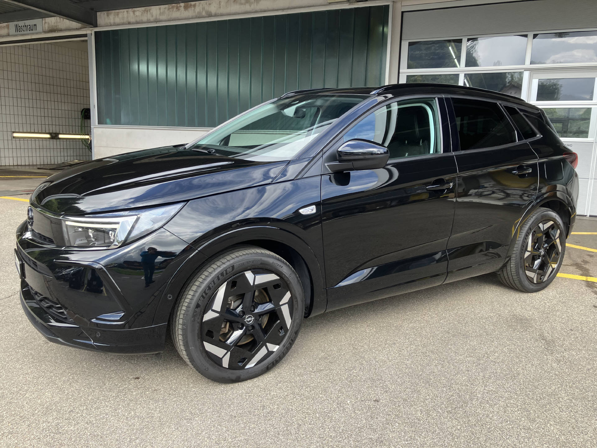 OPEL Grandland 1.6 Hybrid4 GSe Automatik-image-0