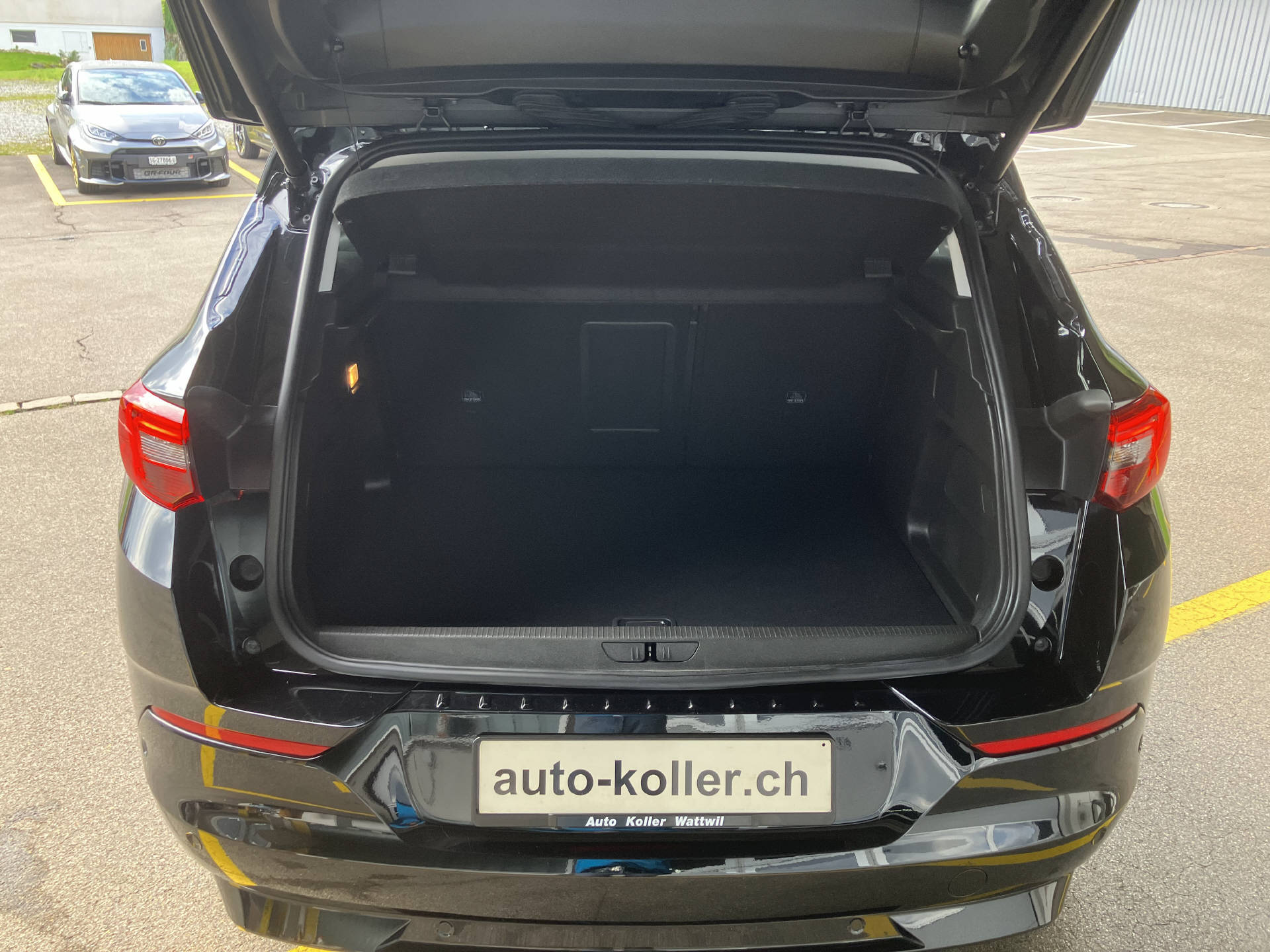 OPEL Grandland 1.6 Hybrid4 GSe Automatik-image-2