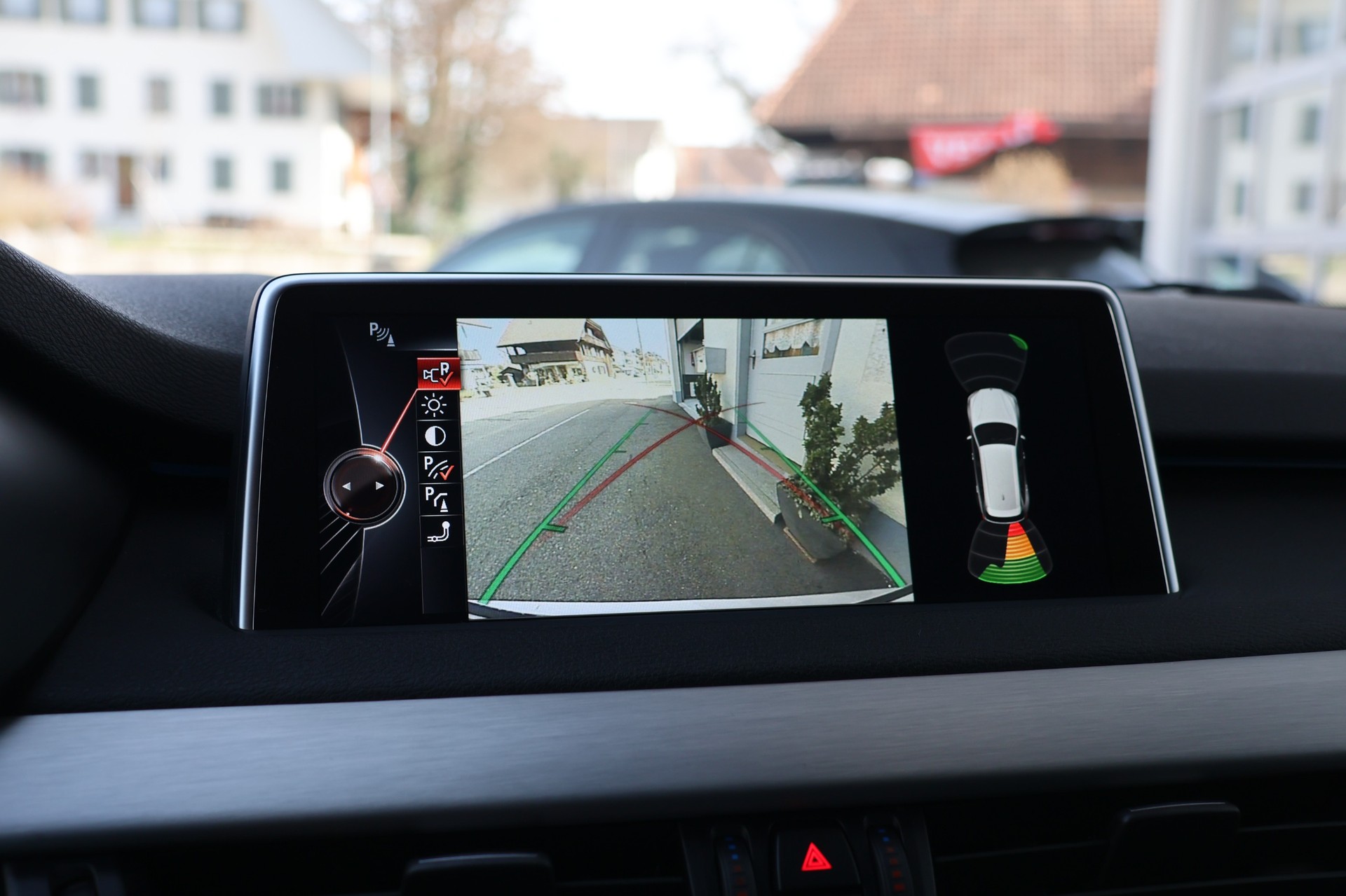 BMW X5 xDrive 30d Steptronic-image-16