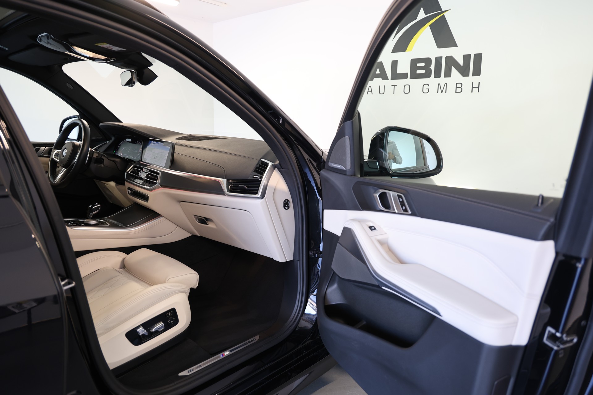 BMW X5 xDrive 48V 40d M Sport Steptronic-image-10