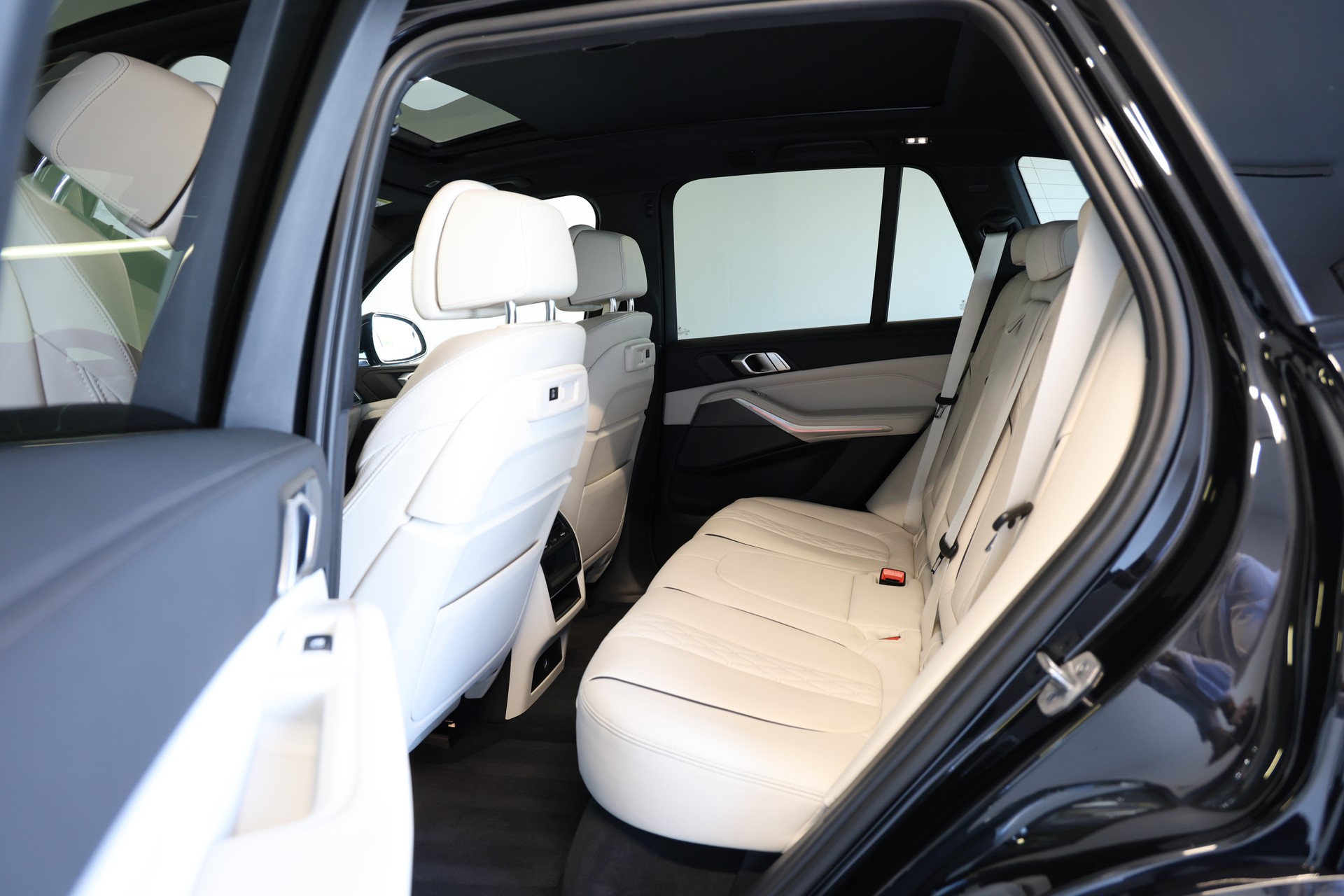 BMW X5 xDrive 48V 40d M Sport Steptronic-image-14