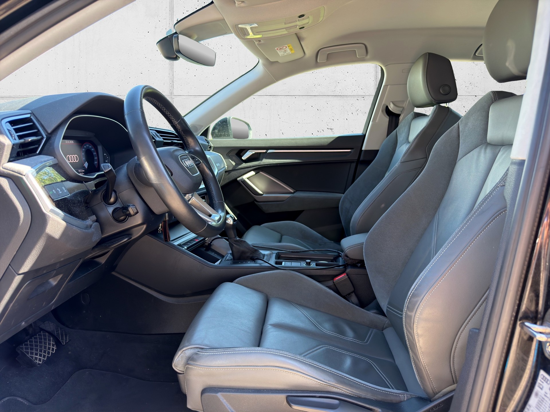 AUDI Q3 Sportback 45 TFSI quattro S-tronic-image-9