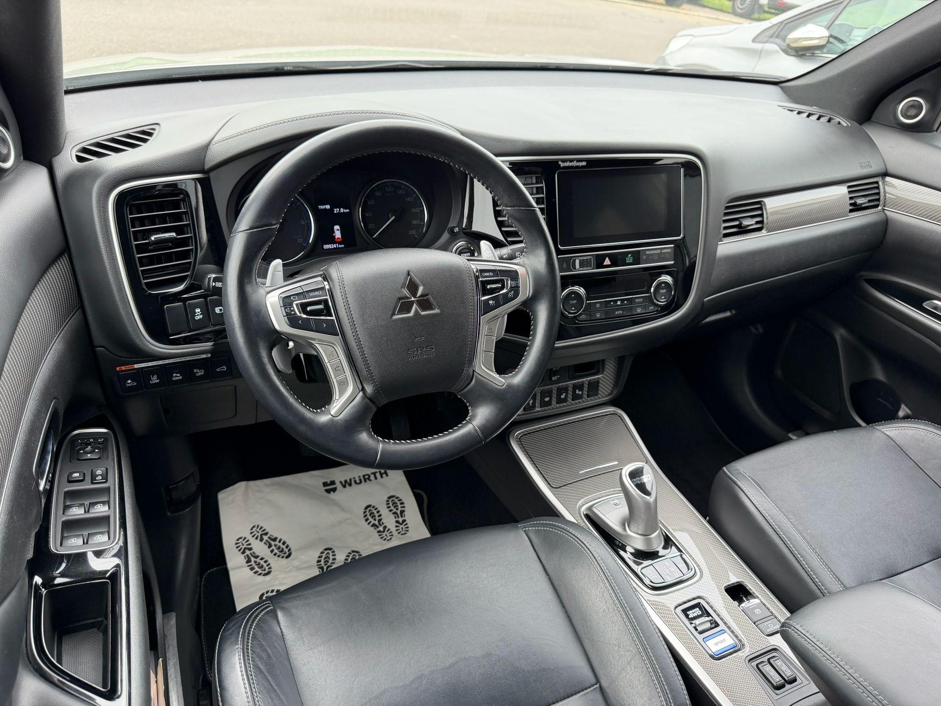 MITSUBISHI Outlander 2.4 PHEV Diamond-image-7