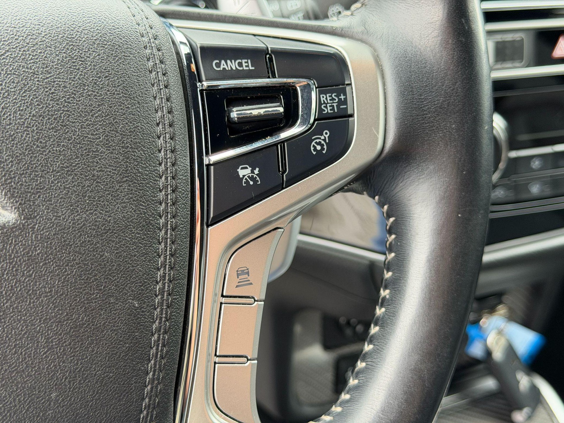 MITSUBISHI Outlander 2.4 PHEV Diamond-image-20