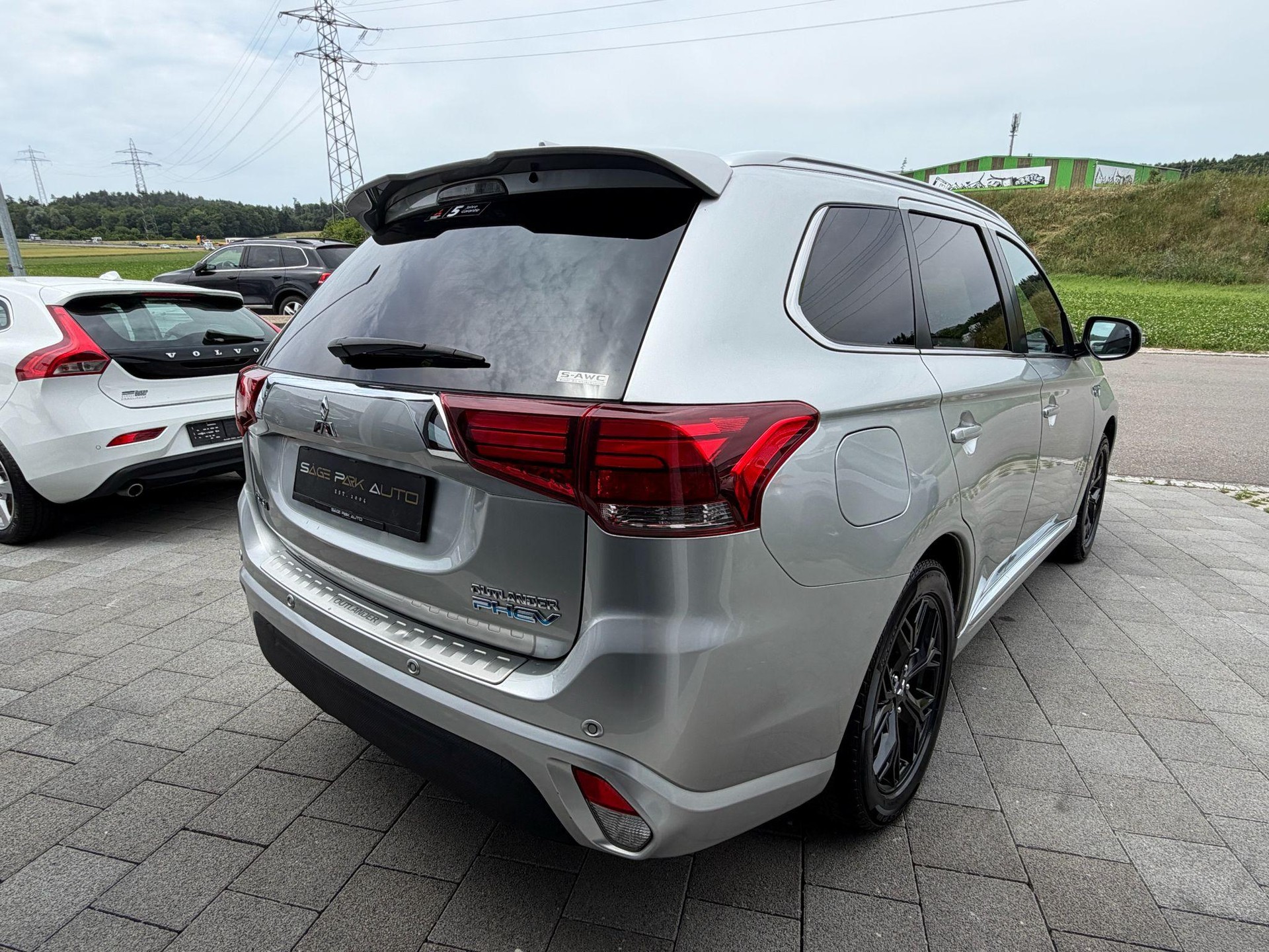 MITSUBISHI Outlander 2.4 PHEV Diamond-image-6
