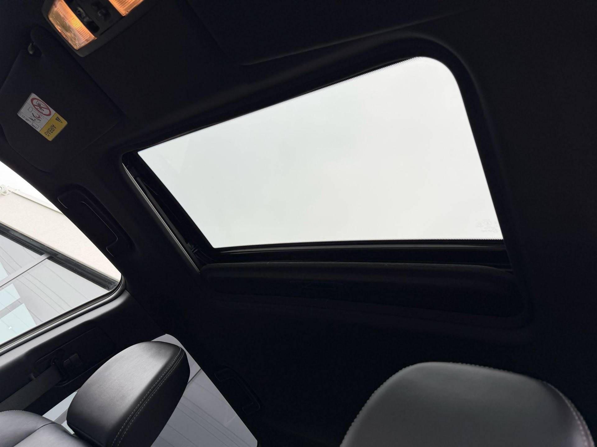 MITSUBISHI Outlander 2.4 PHEV Diamond-image-24