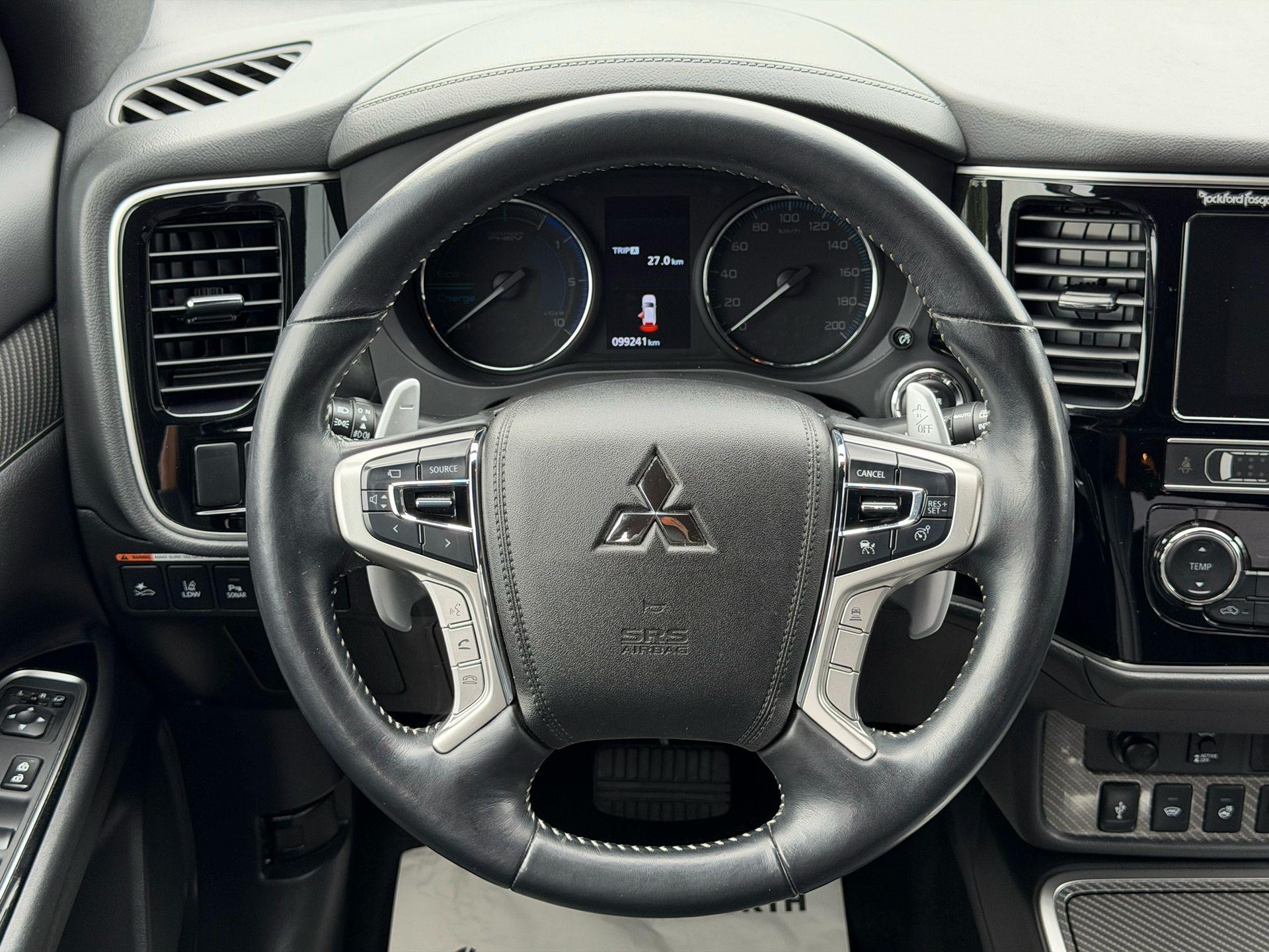 MITSUBISHI Outlander 2.4 PHEV Diamond-image-9