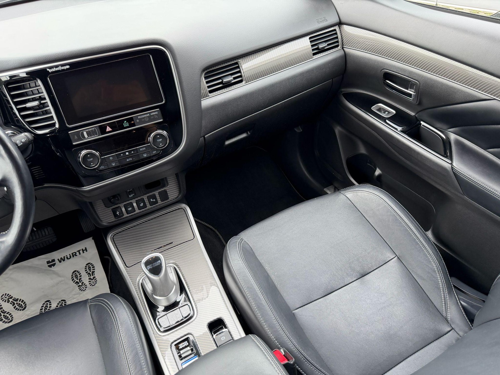 MITSUBISHI Outlander 2.4 PHEV Diamond-image-12