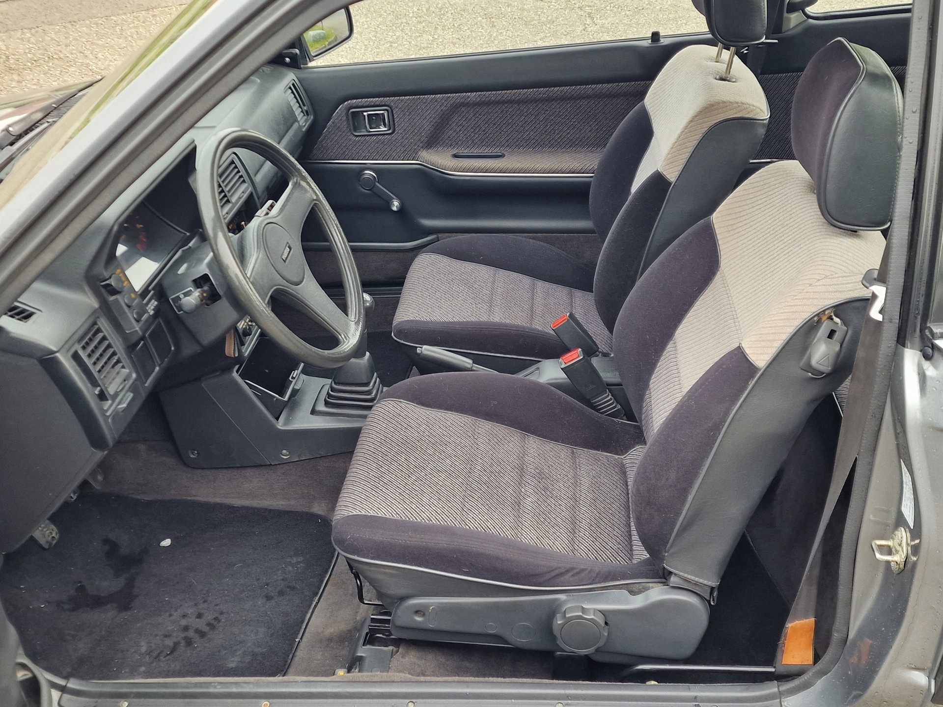 MAZDA 323 1.6i GT Turbo-image-7