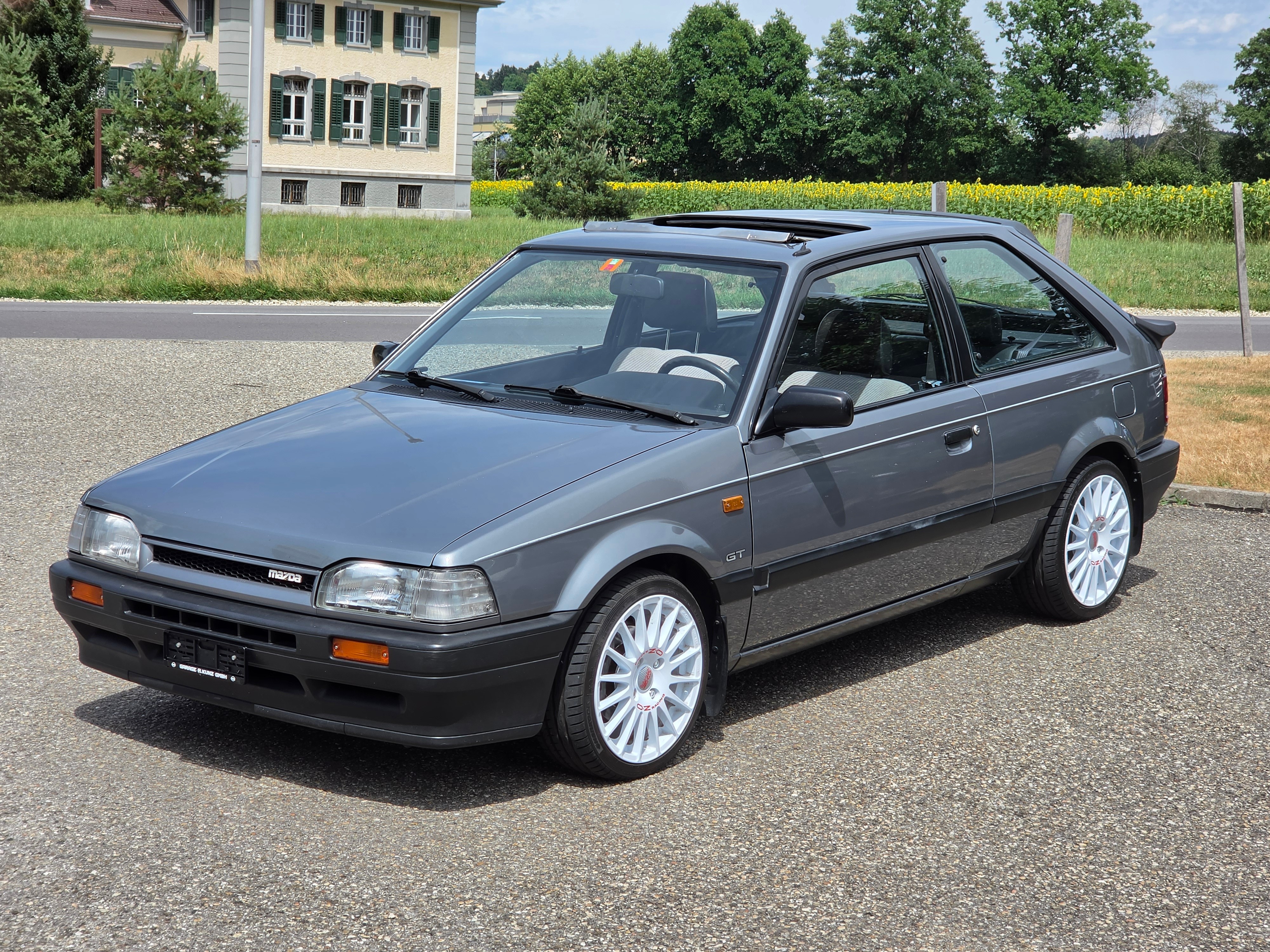 Car photo
