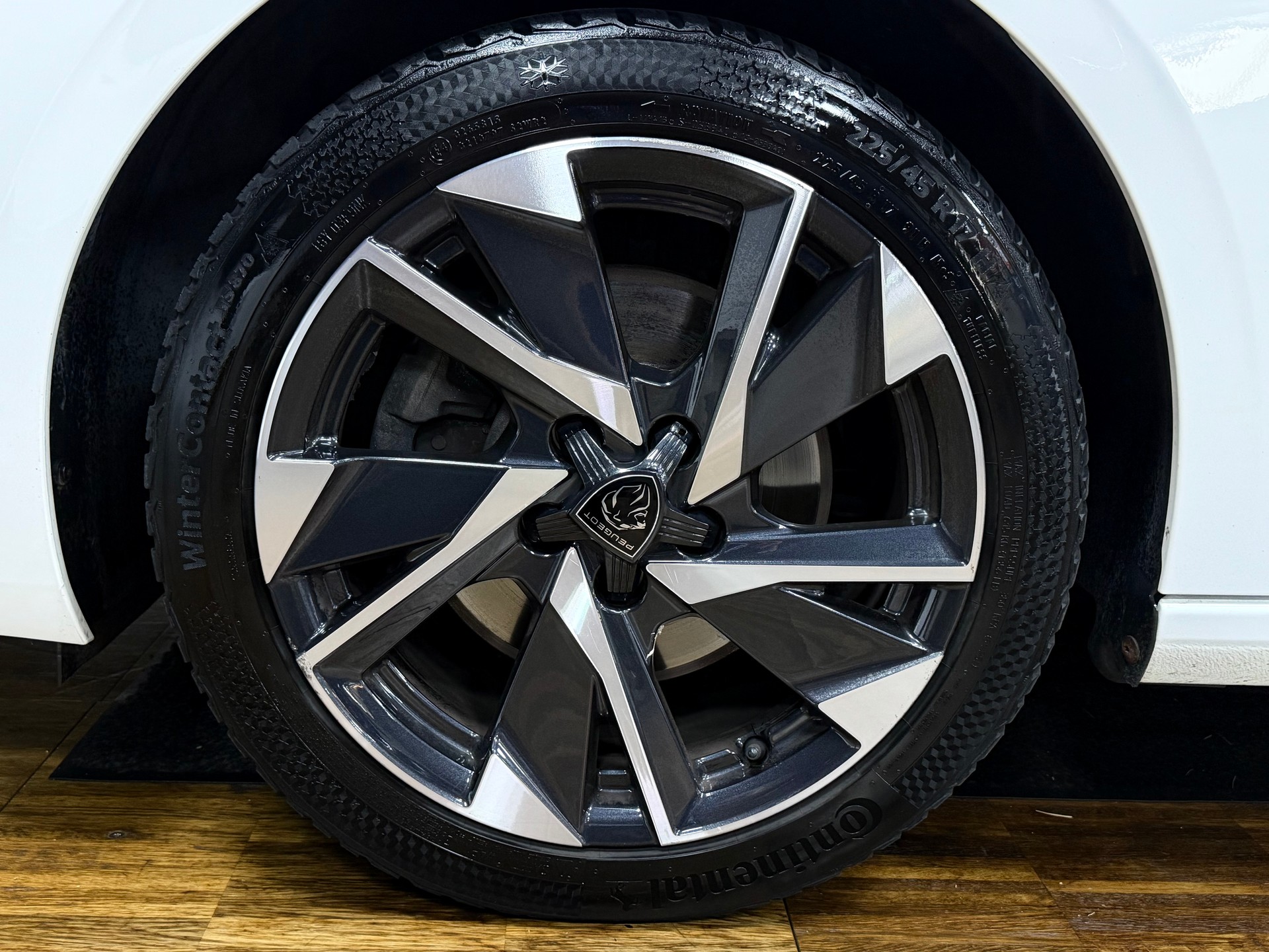 PEUGEOT 308 SW 1.5 BlueHDI Allure EAT8-image-27