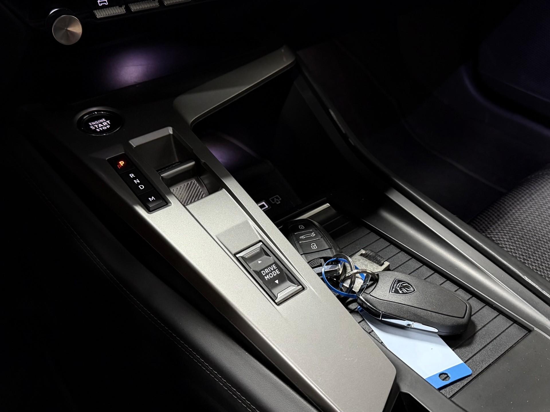 PEUGEOT 308 SW 1.5 BlueHDI Allure EAT8-image-15