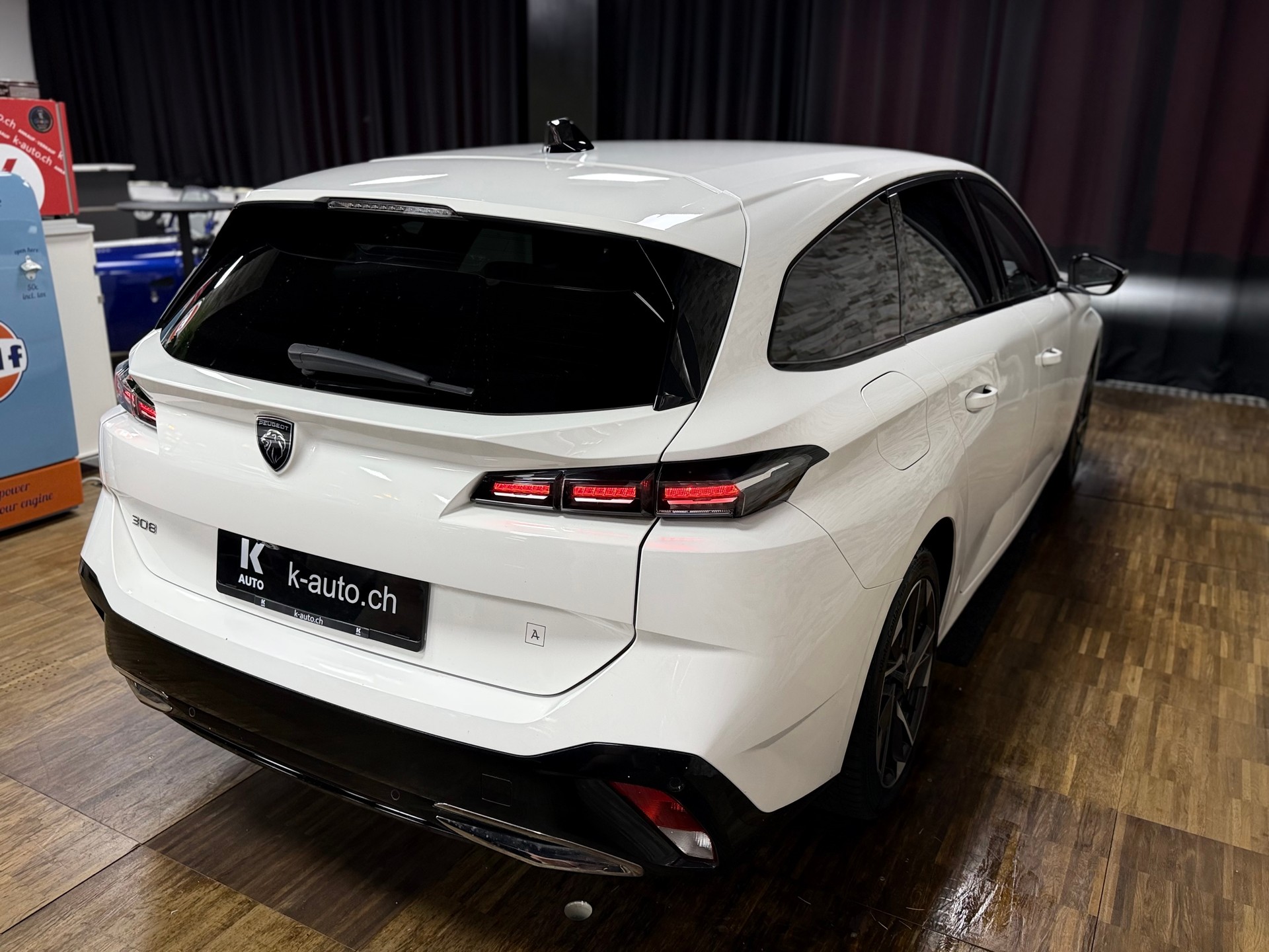 PEUGEOT 308 SW 1.5 BlueHDI Allure EAT8-showroom-element-3