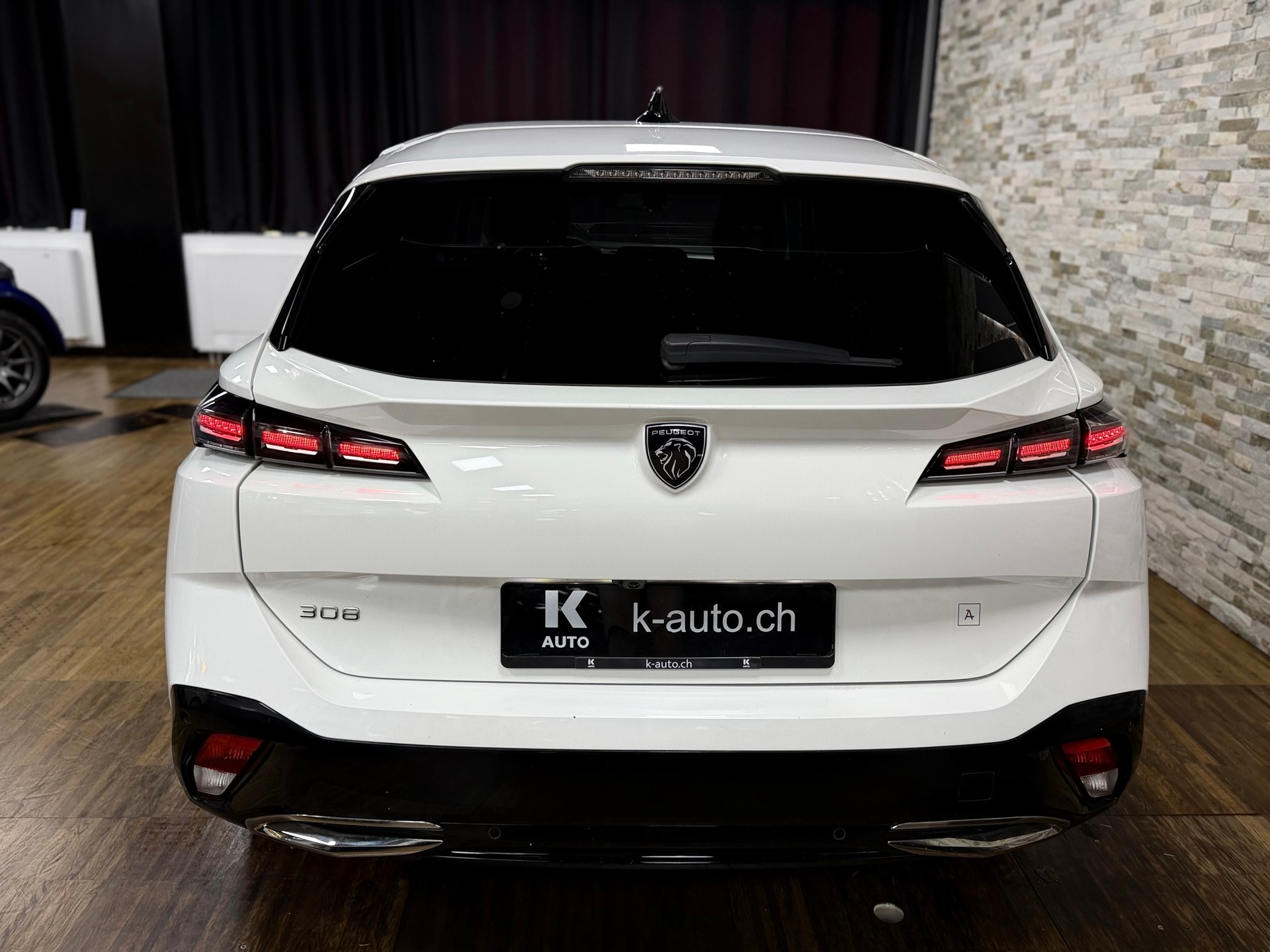 PEUGEOT 308 SW 1.5 BlueHDI Allure EAT8-showroom-element-2