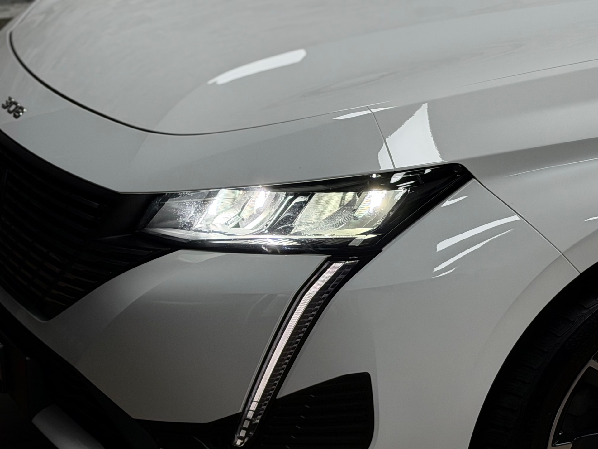 PEUGEOT 308 SW 1.5 BlueHDI Allure EAT8-image-6