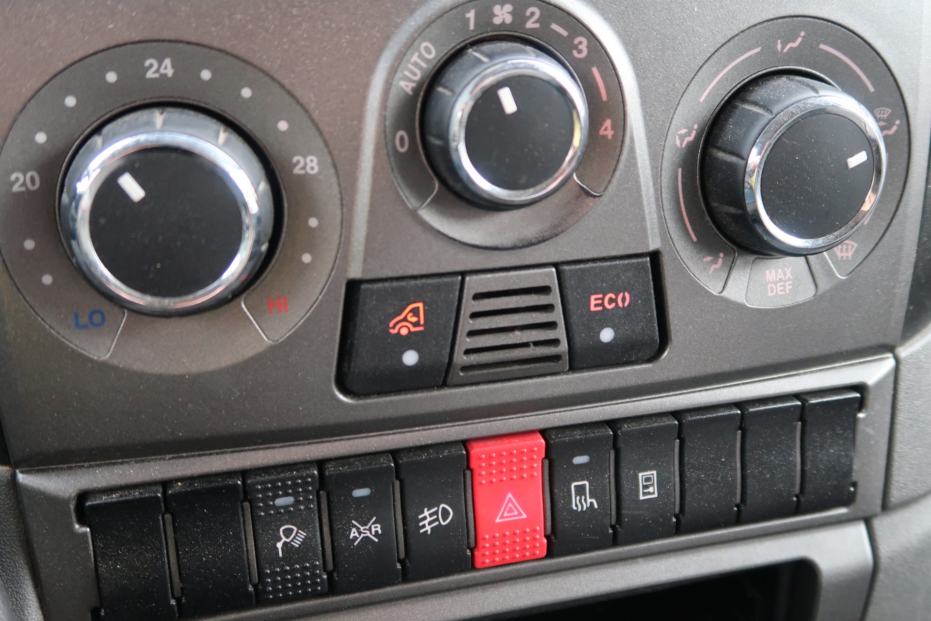 IVECO 35 S 15-image-8