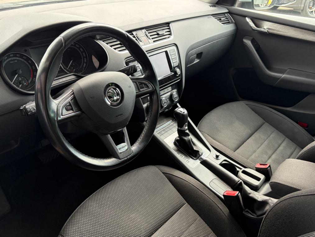 SKODA Octavia Combi 2.0 TDi Scout 4x4-showroom-element-3