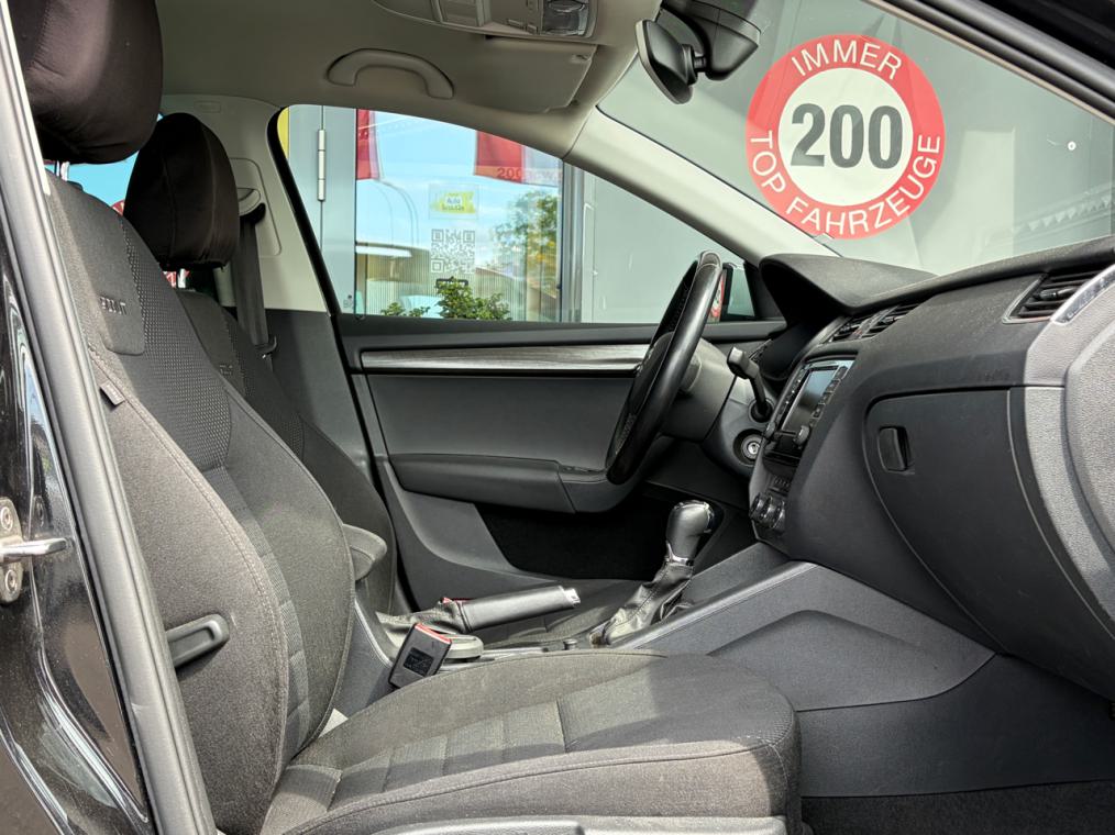 SKODA Octavia Combi 2.0 TDi Scout 4x4-image-5