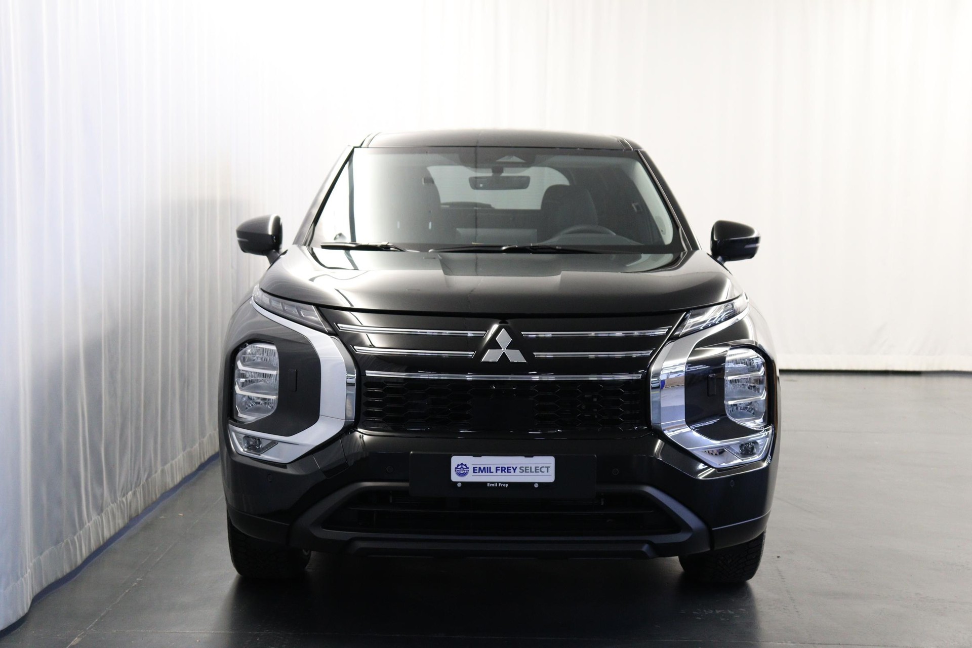MITSUBISHI Outlander 2.4 PHEV Invite 4x4-image-10