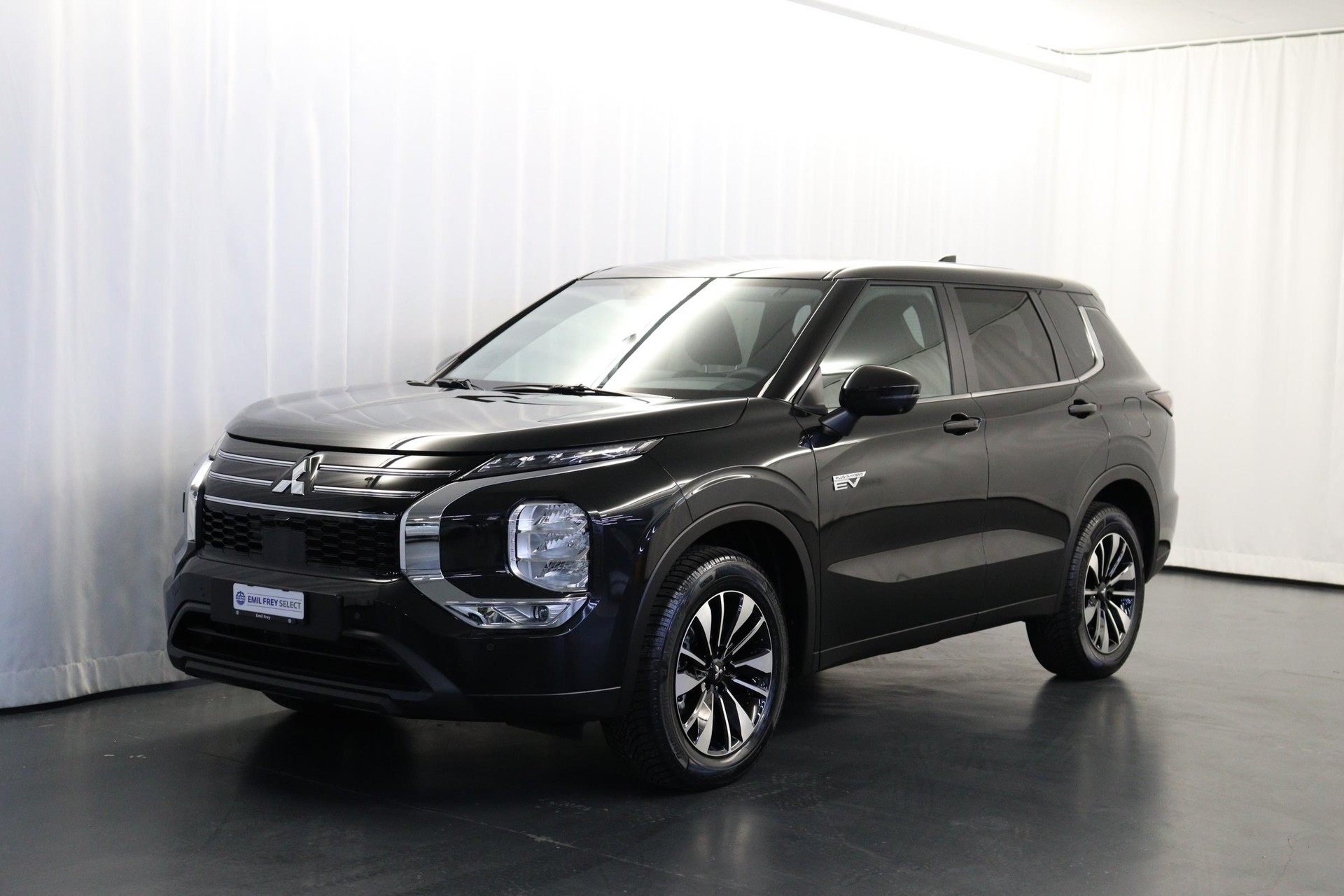 MITSUBISHI Outlander 2.4 PHEV Invite 4x4-image-1