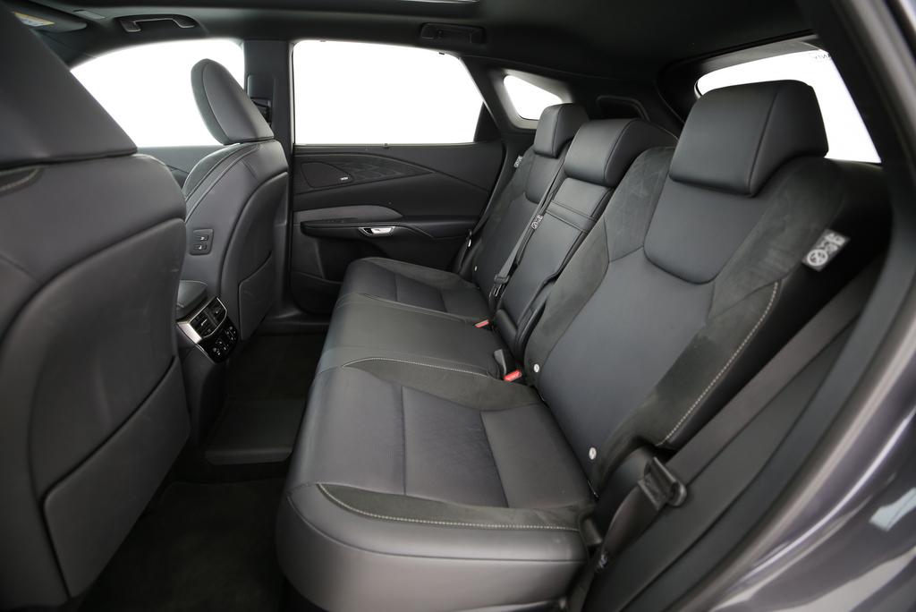 LEXUS RX 450h+ Excellence-image-8