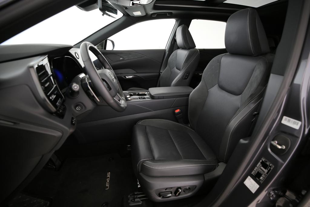 LEXUS RX 450h+ Excellence-image-3