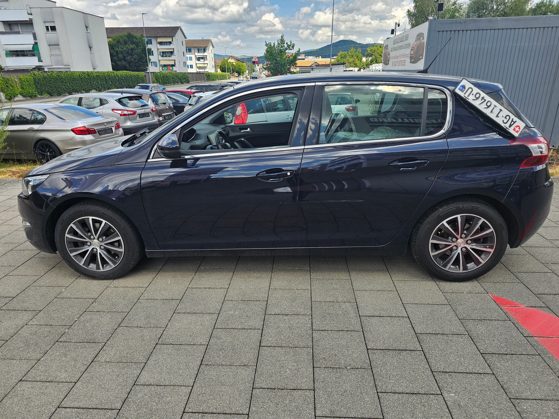 PEUGEOT 308 1.2 THP GT Line-image-4