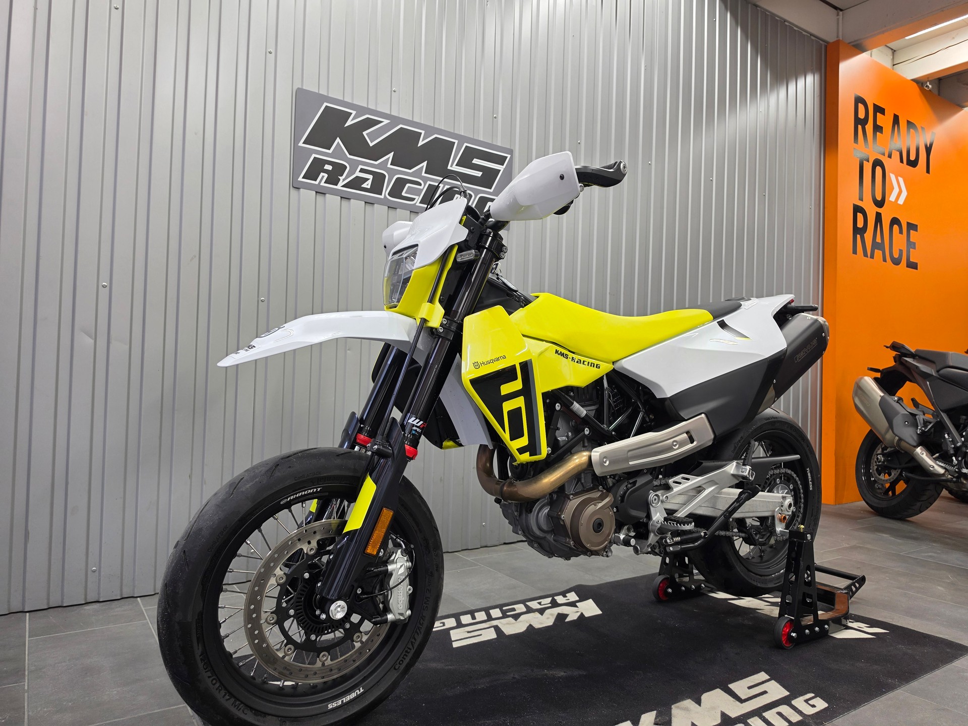 HUSQVARNA 701 Supermoto-image-6